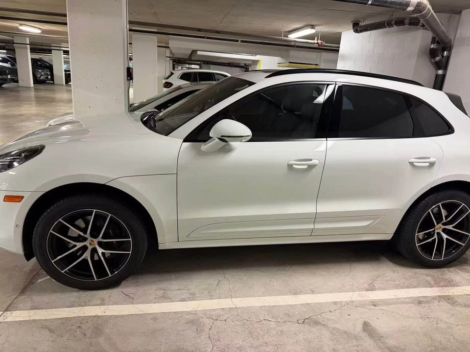 2023 Porsche Macan - Image 5 of 7