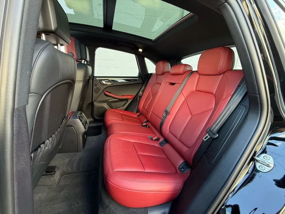 2023 Porsche Macan - Image 16 of 19