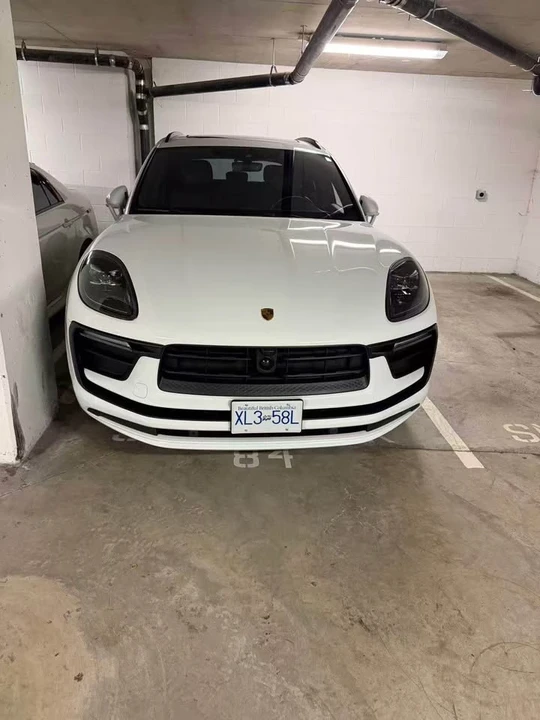 2023 Porsche Macan - Image 6 of 7