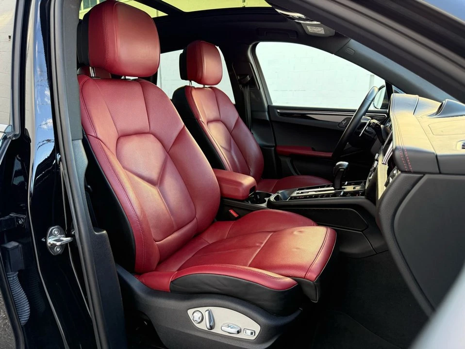 2023 Porsche Macan - Image 9 of 19