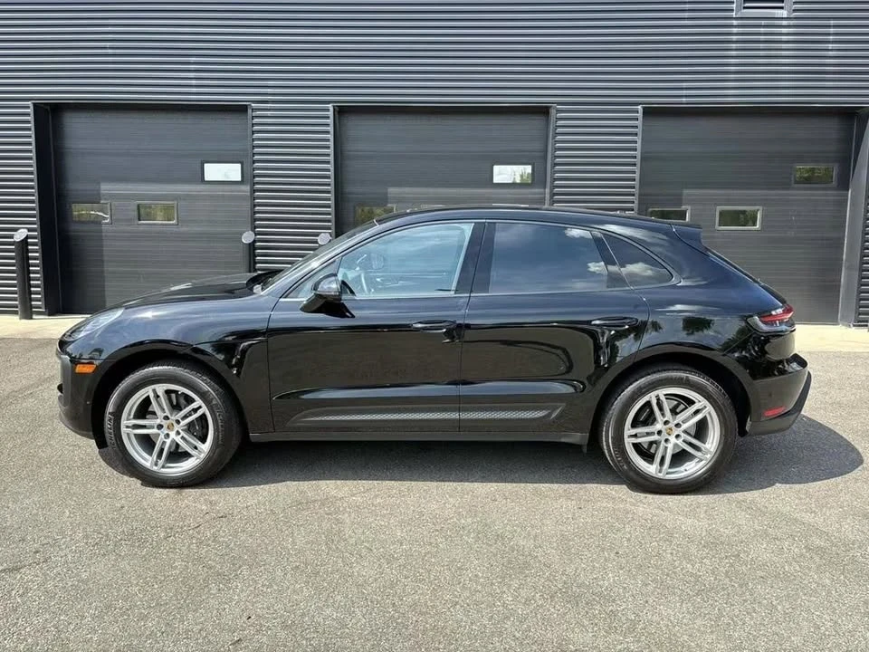 2023 Porsche Macan - Image 4 of 13