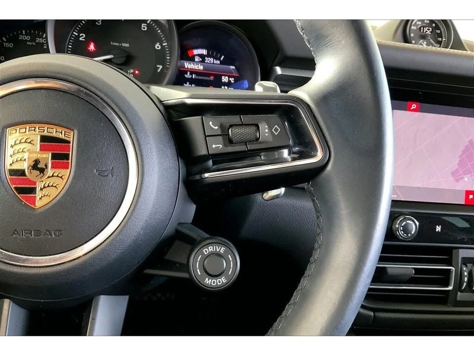 2023 Porsche Macan - Image 17 of 19