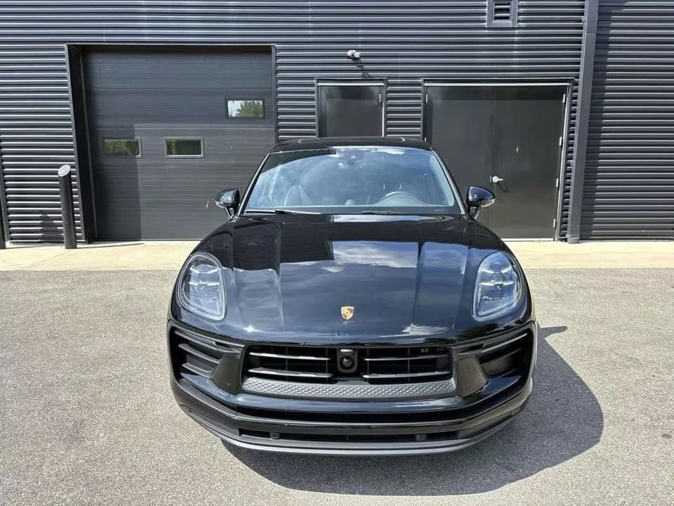 2023 Porsche Macan - Image 2 of 13