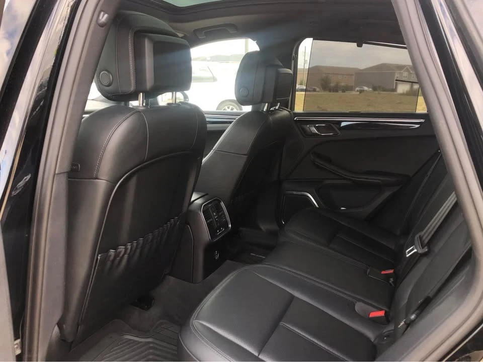 2023 Porsche Macan - Image 6 of 10