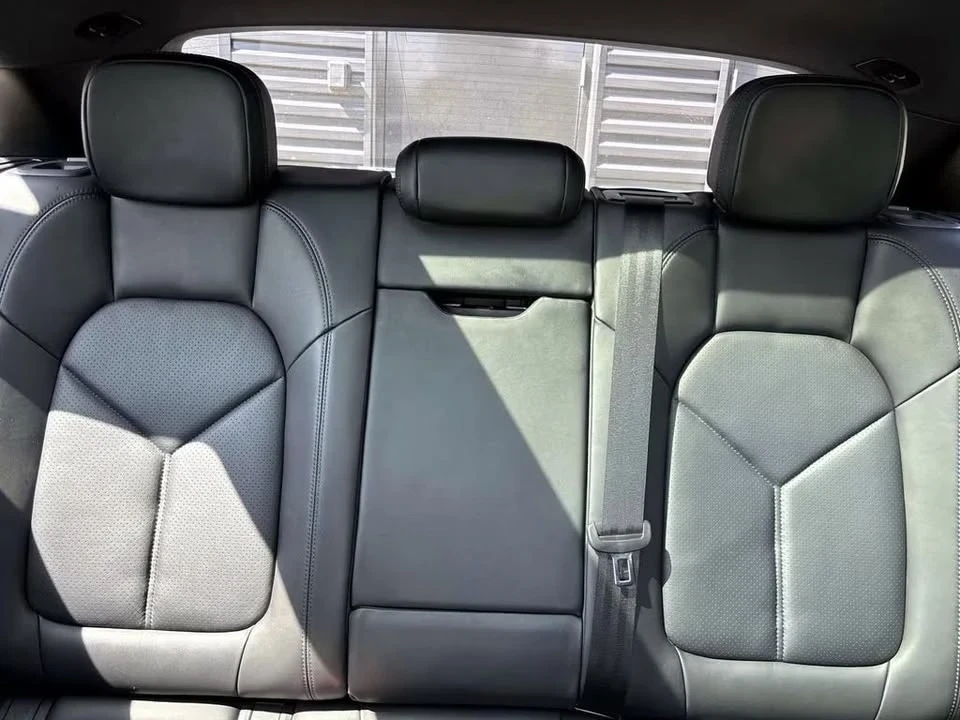 2023 Porsche Macan - Image 13 of 13