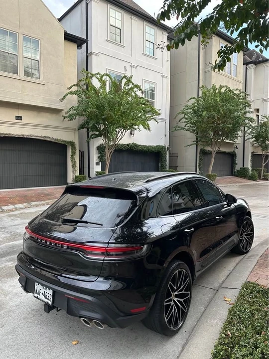 2023 Porsche Macan - Image 4 of 8