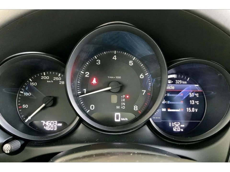 2023 Porsche Macan - Image 18 of 19