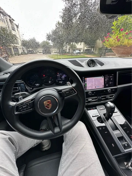 2023 Porsche Macan - Image 6 of 8