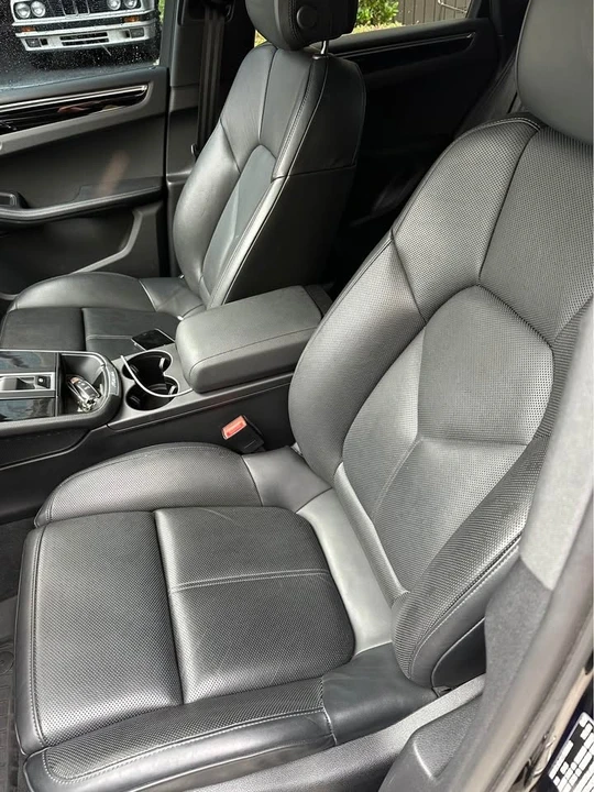 2023 Porsche Macan - Image 7 of 8
