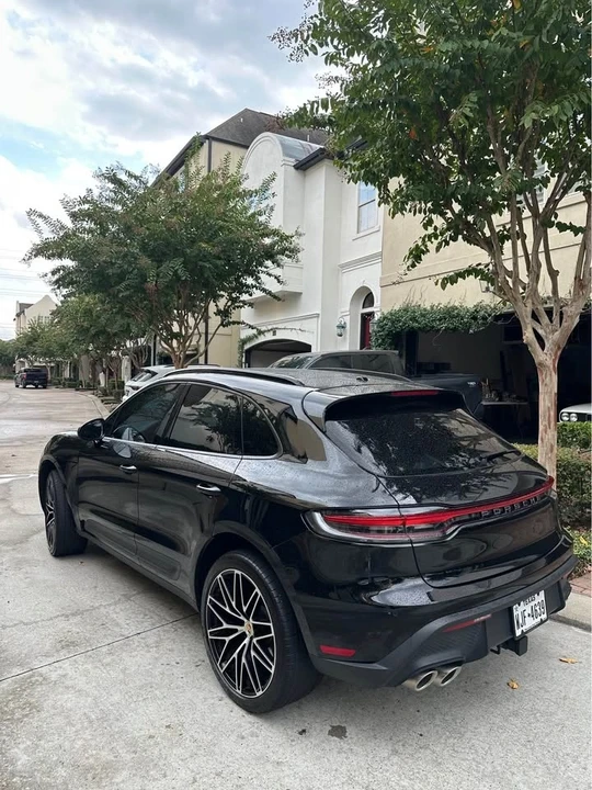 2023 Porsche Macan - Image 2 of 8