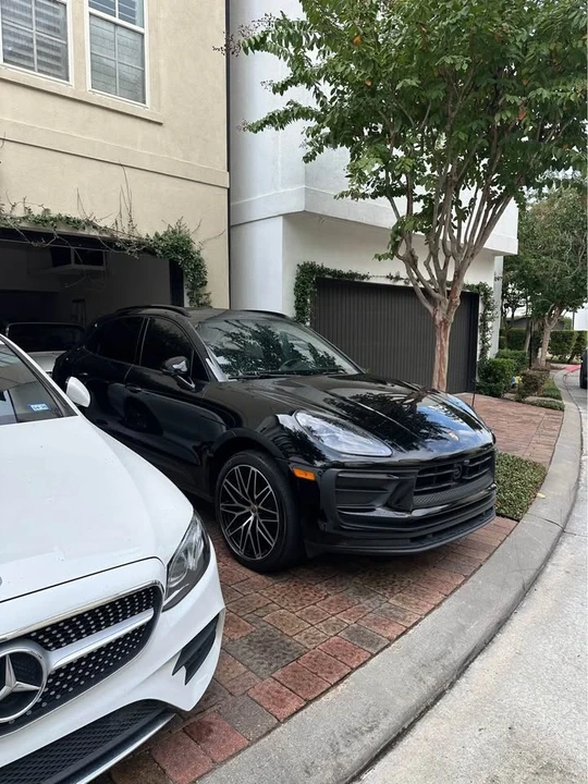 2023 Porsche Macan - Image 5 of 8