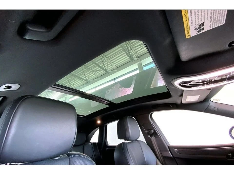 2023 Porsche Macan - Image 10 of 19