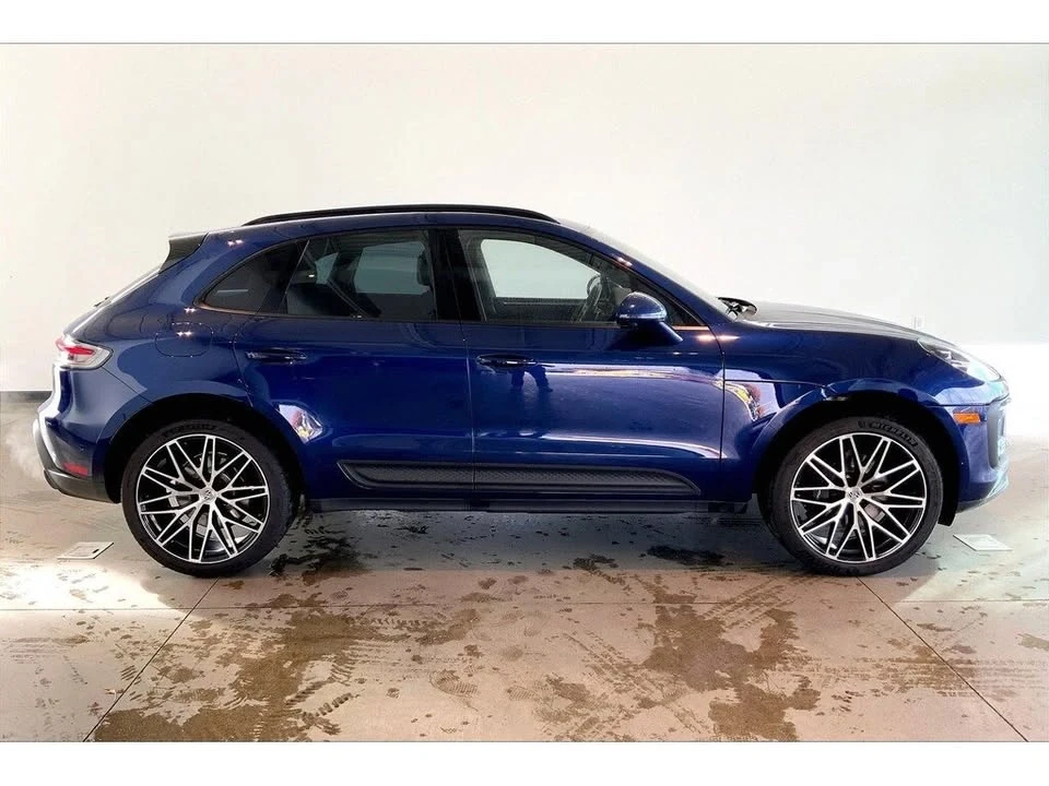 2023 Porsche Macan - Image 7 of 19