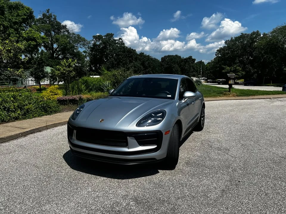 2023 Porsche Macan - Image 17 of 18