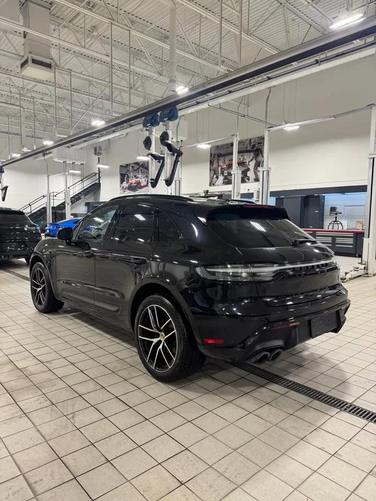2023 Porsche Macan - Image 4 of 10