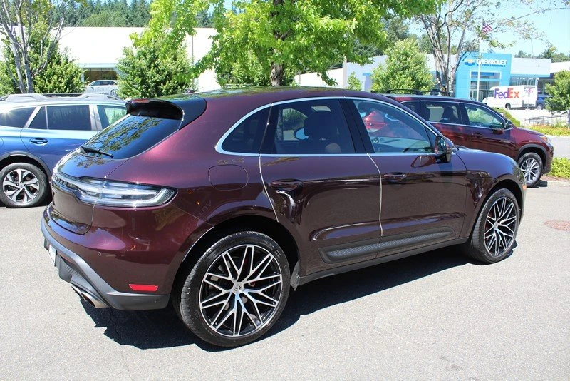 2023 Porsche Macan - Image 5 of 19