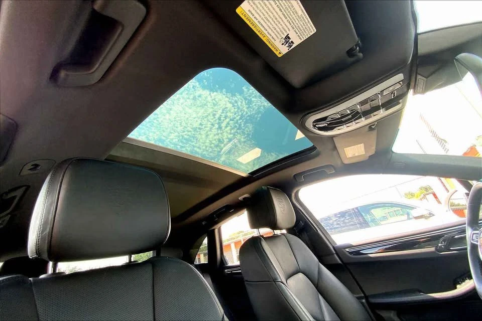 2023 Porsche Macan - Image 4 of 7