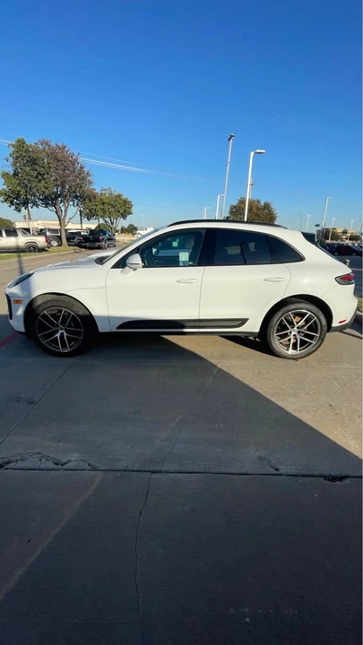 2023 Porsche Macan - Image 3 of 7