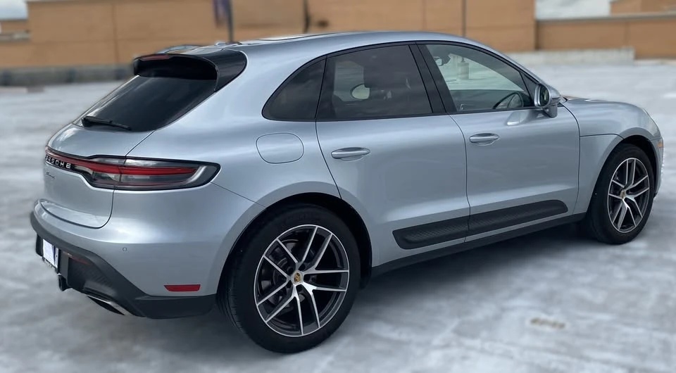 2023 Porsche Macan - Image 7 of 18