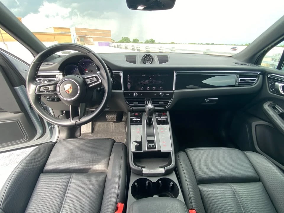 2023 Porsche Macan - Image 11 of 18