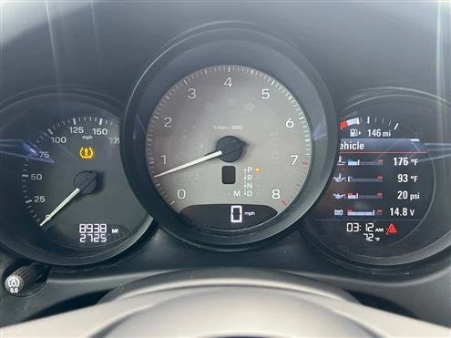 2023 Porsche Macan - Image 13 of 19