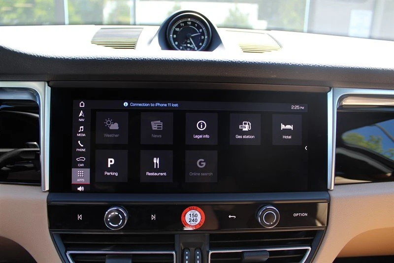 2023 Porsche Macan - Image 12 of 19
