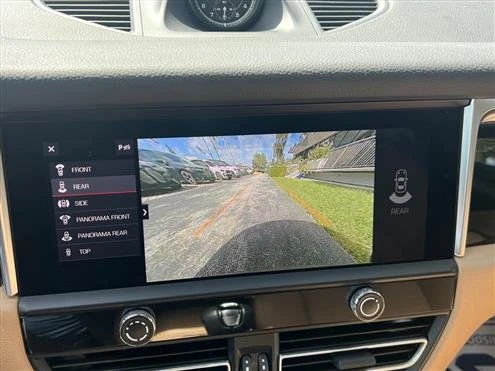 2023 Porsche Macan - Image 11 of 18