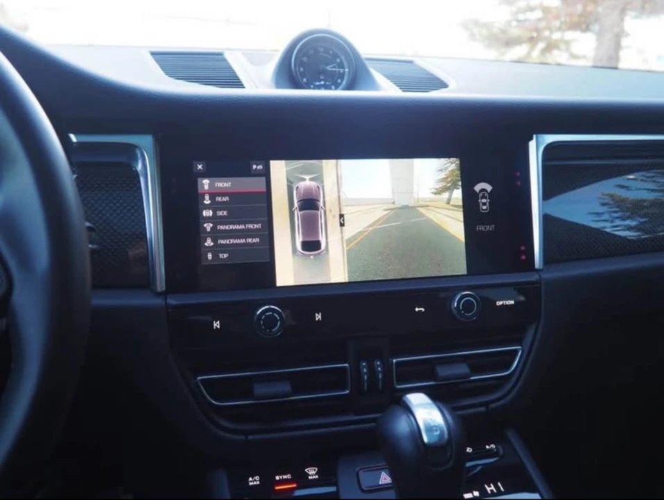 2023 Porsche Macan - Image 7 of 9