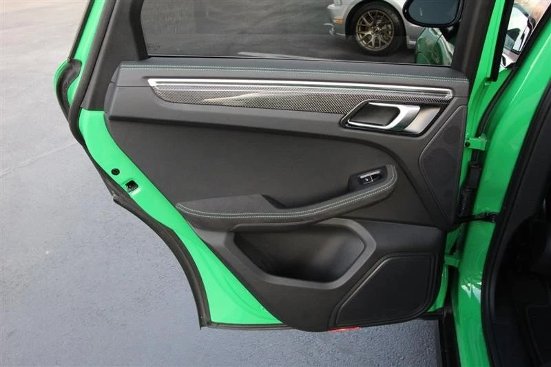 2023 Porsche Macan - Image 15 of 20