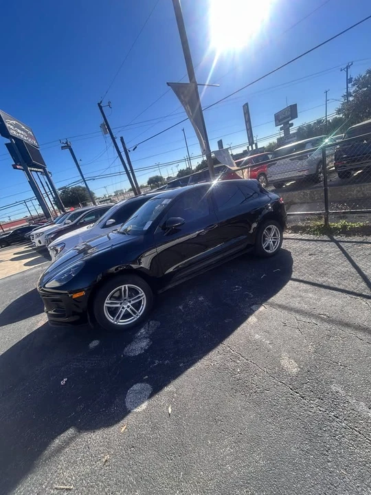 2023 Porsche Macan - Image 5 of 6