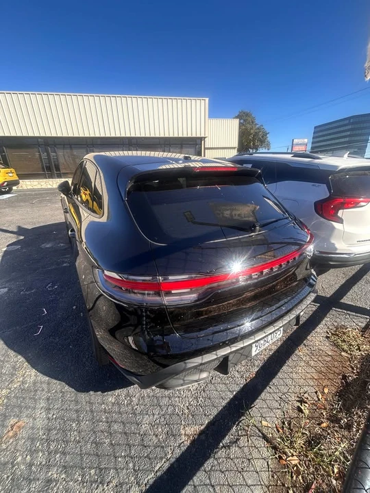 2023 Porsche Macan - Image 4 of 6