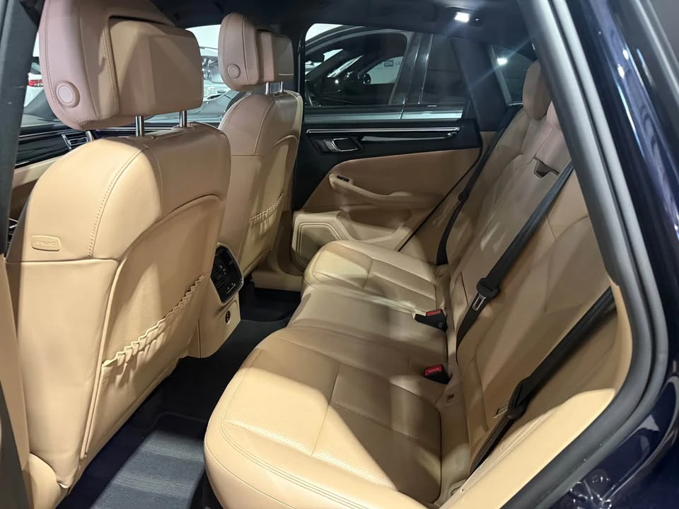 2023 Porsche Macan - Image 4 of 9