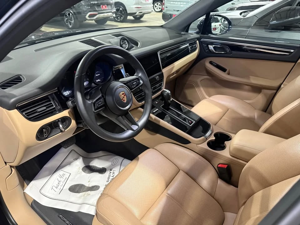2023 Porsche Macan - Image 5 of 9