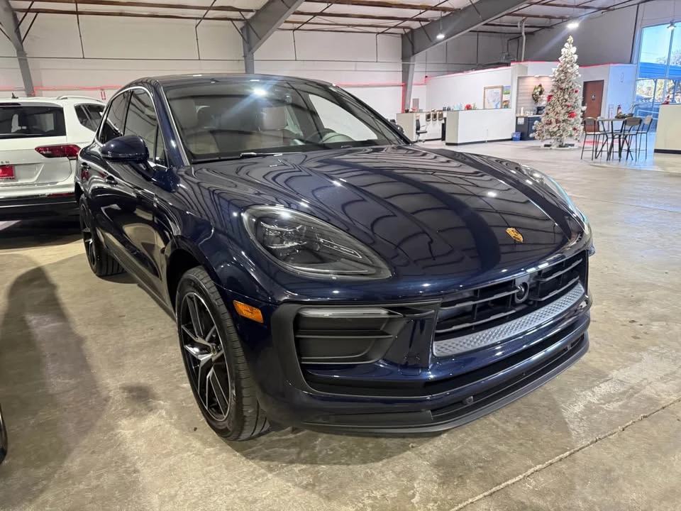 2023 Porsche Macan - Image 3 of 9