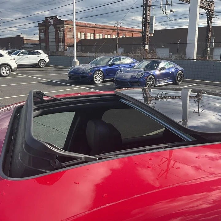 2023 Porsche Macan - Image 10 of 13