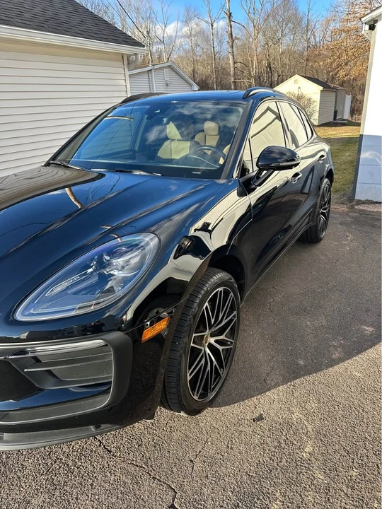 2023 Porsche Macan - Image 2 of 4
