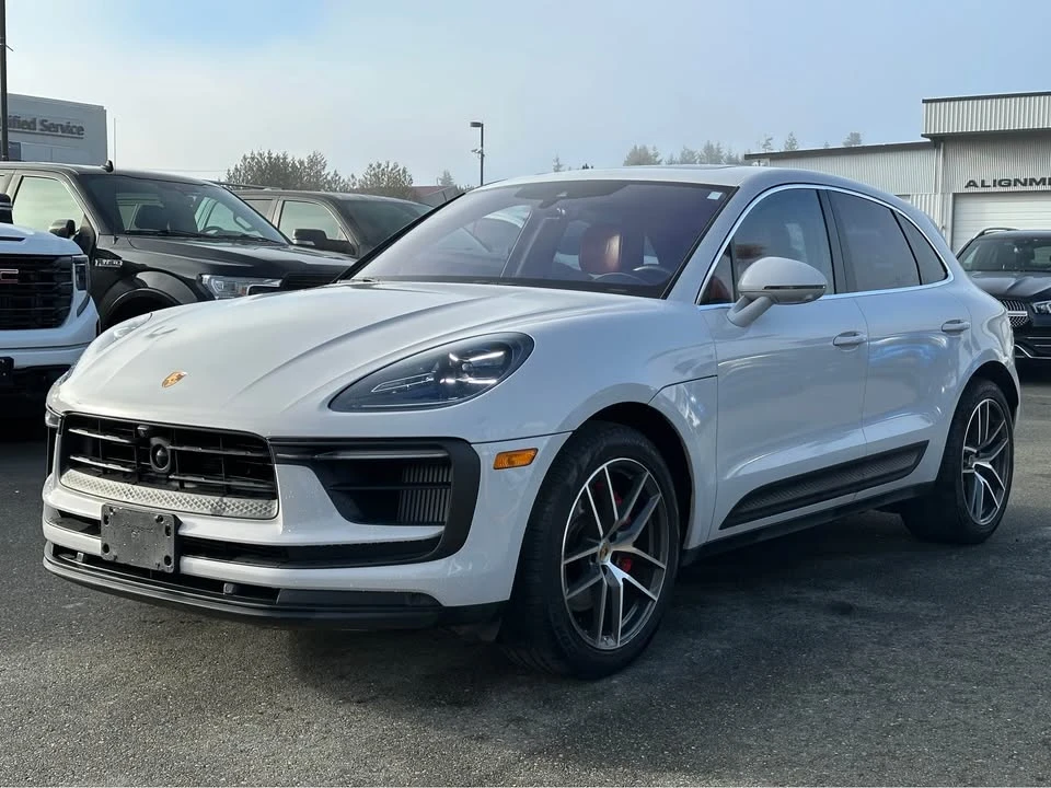 2023 Porsche Macan - Image 3 of 20