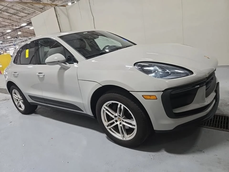 2023 Porsche Macan - Image 7 of 8