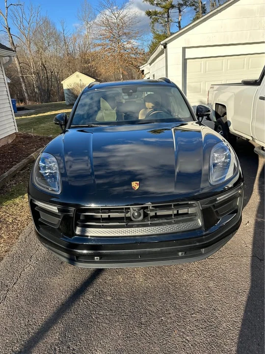 2023 Porsche Macan - Image 3 of 4