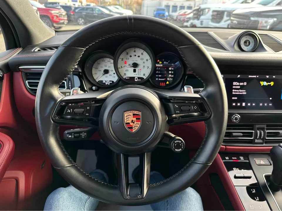 2023 Porsche Macan - Image 9 of 20