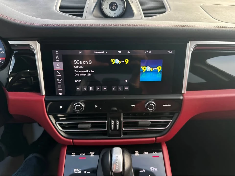 2023 Porsche Macan S - Image 15 of 16
