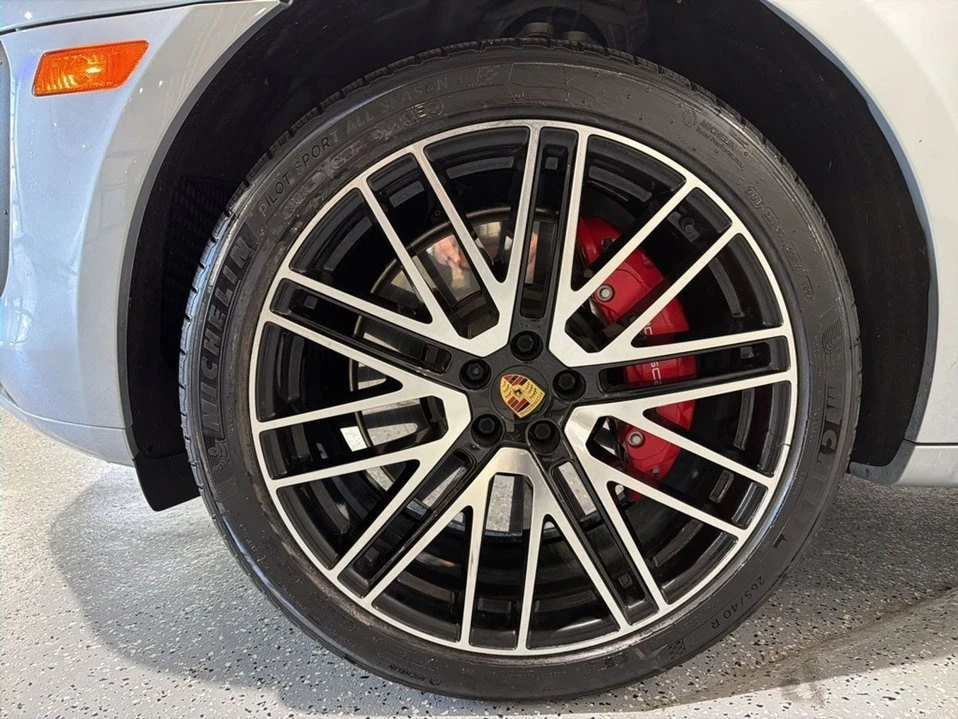 2023 Porsche Macan - Image 11 of 20