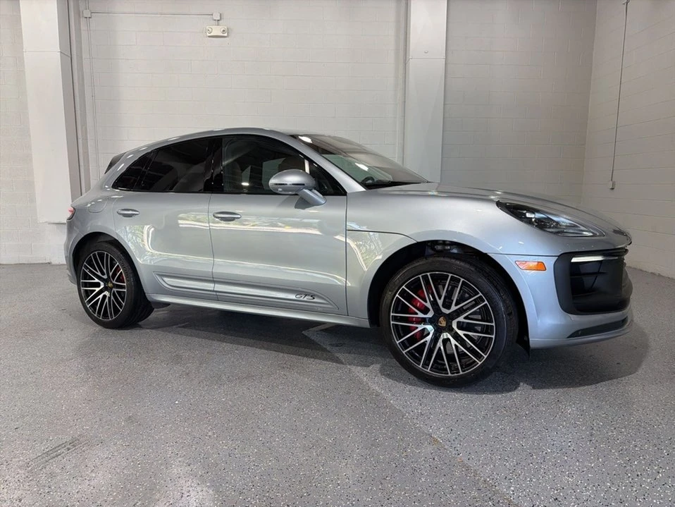 2023 Porsche Macan - Image 9 of 20