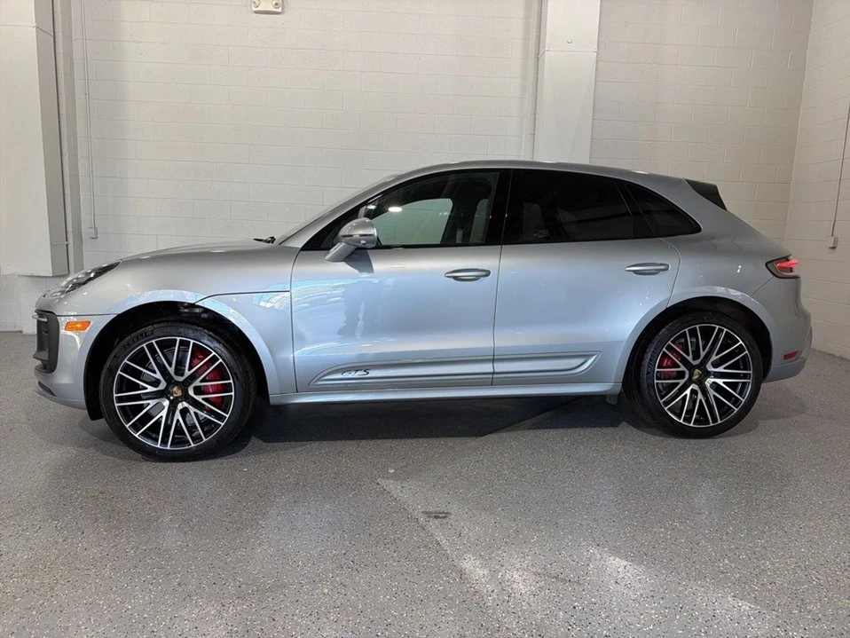 2023 Porsche Macan - Image 2 of 20