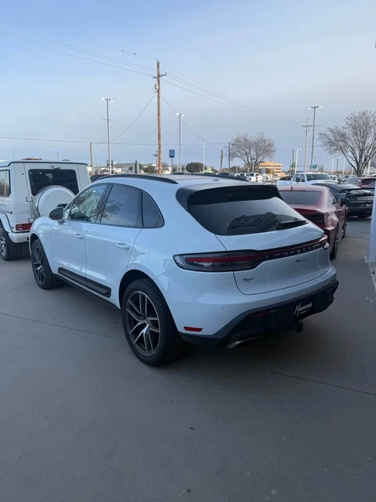2023 Porsche Macan - Image 3 of 5