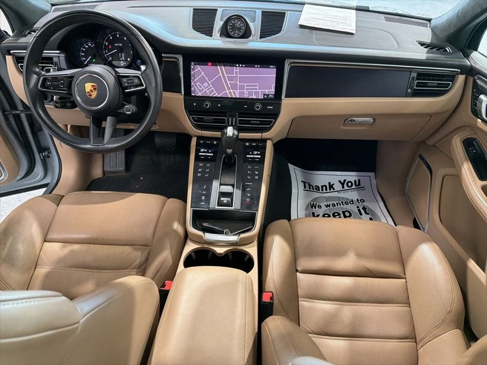 2023 Porsche Macan - Image 19 of 20