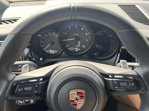 2023 Porsche Macan - Image 10 of 18