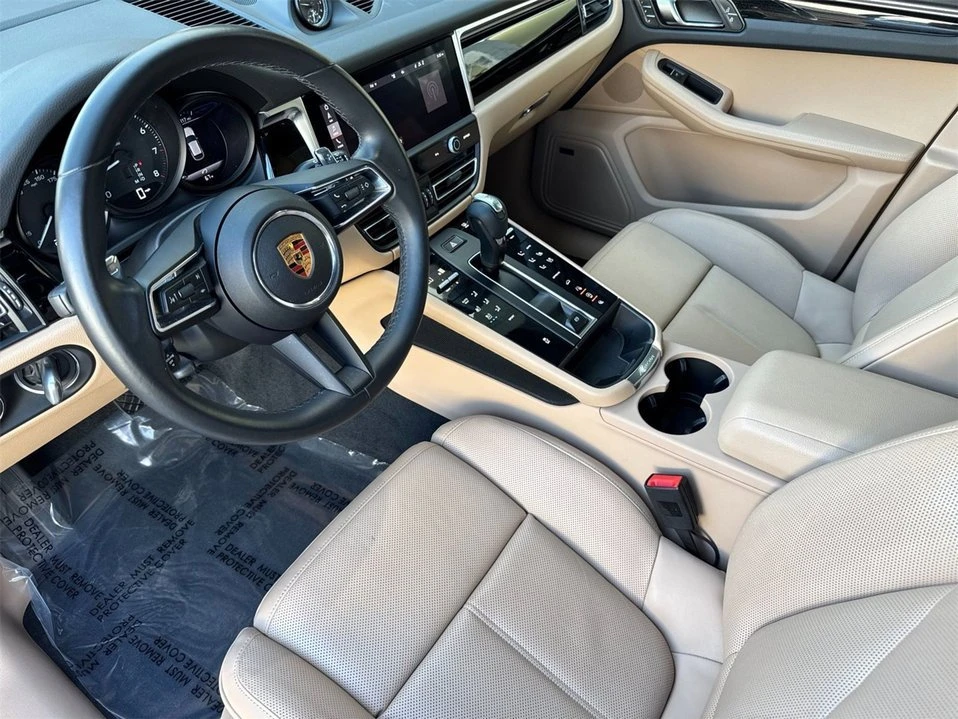 2023 Porsche Macan - Image 4 of 10
