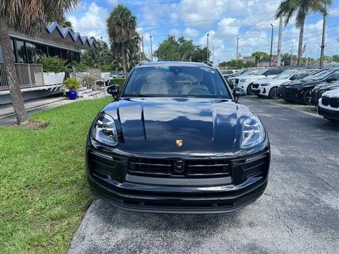 2023 Porsche Macan - Image 2 of 18