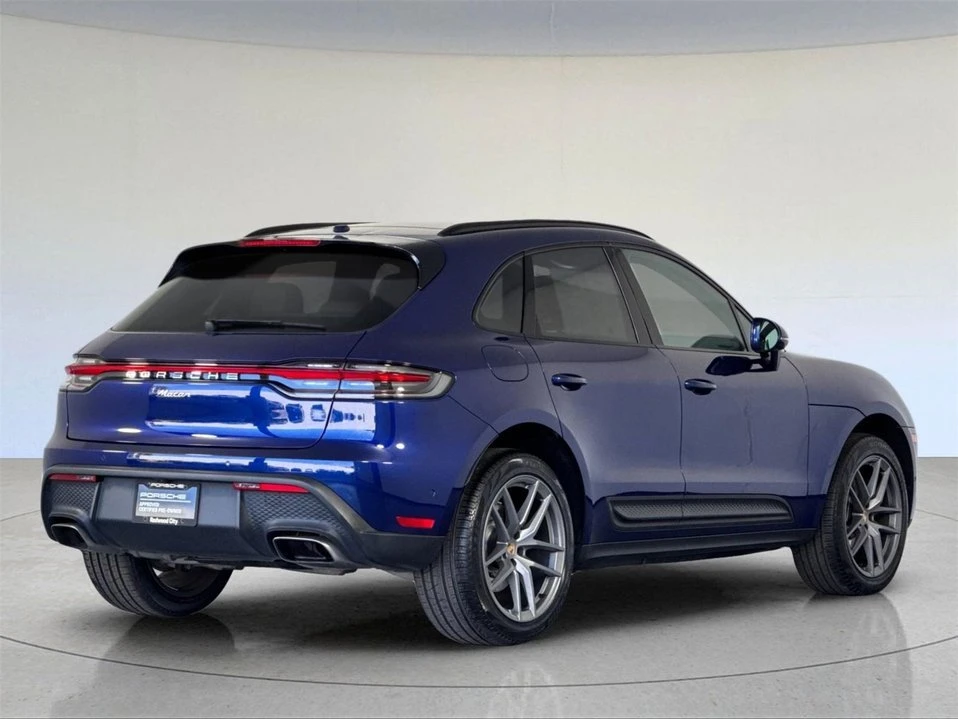 2023 Porsche Macan - Image 8 of 10